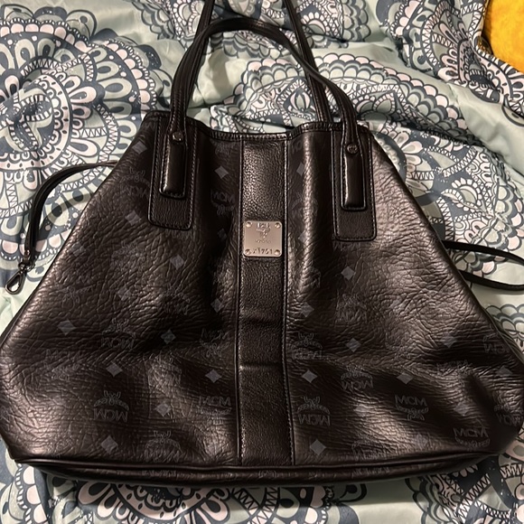 Authentic MCM tote, reversible - Picture 6 of 7